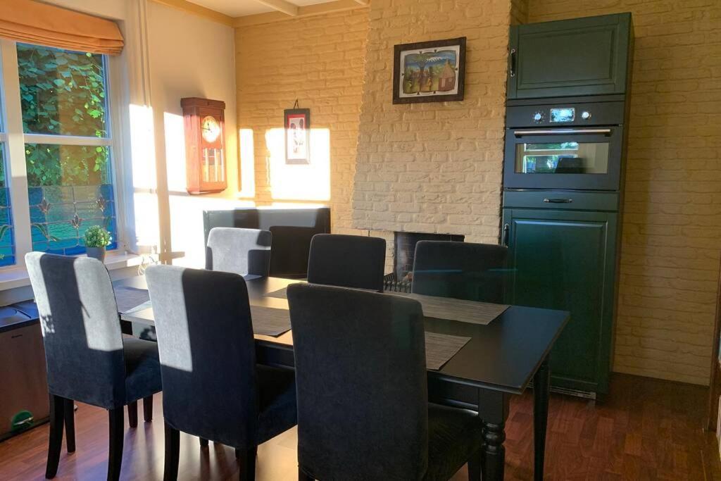 Karibu Het Voorhuis 2 Tot 6 Persoons Luxe Slaapkamers Met Een Mooie Woonkeuken Daarle 외부 사진