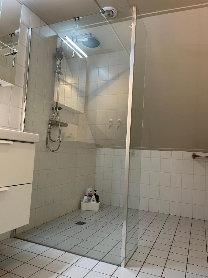 Karibu Het Voorhuis 2 Tot 6 Persoons Luxe Slaapkamers Met Een Mooie Woonkeuken Daarle 외부 사진